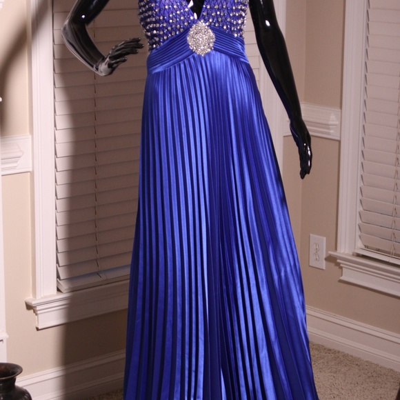 Formal/Prom Gown Size 6 NWT - Picture 7 of 7